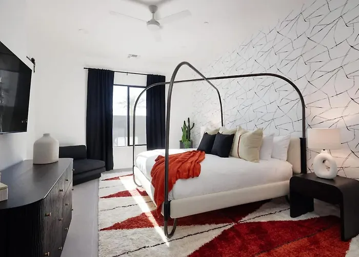 Holiday home Lenny Luxe-brand New Designer Home-private Pool