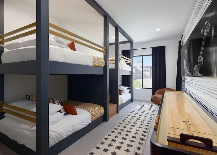 Holiday home Lenny Luxe-brand New Designer Home-private Pool *