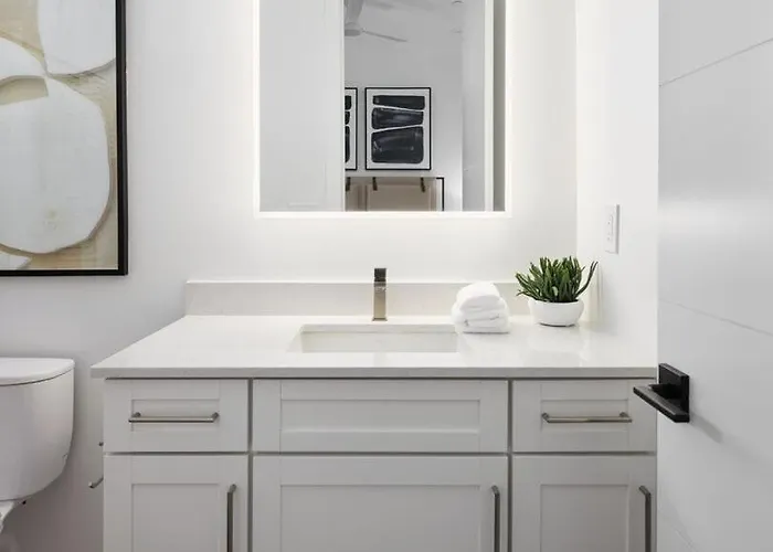 Lenny Luxe-brand New Designer Home-private Pool Holiday home Scottsdale